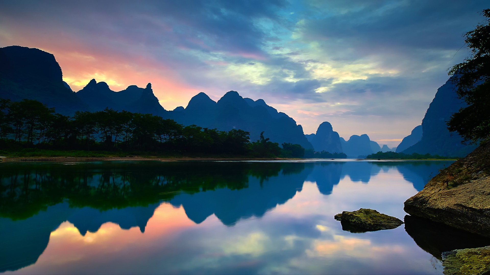 美丽的广西丽江山水风景桌面高清壁纸