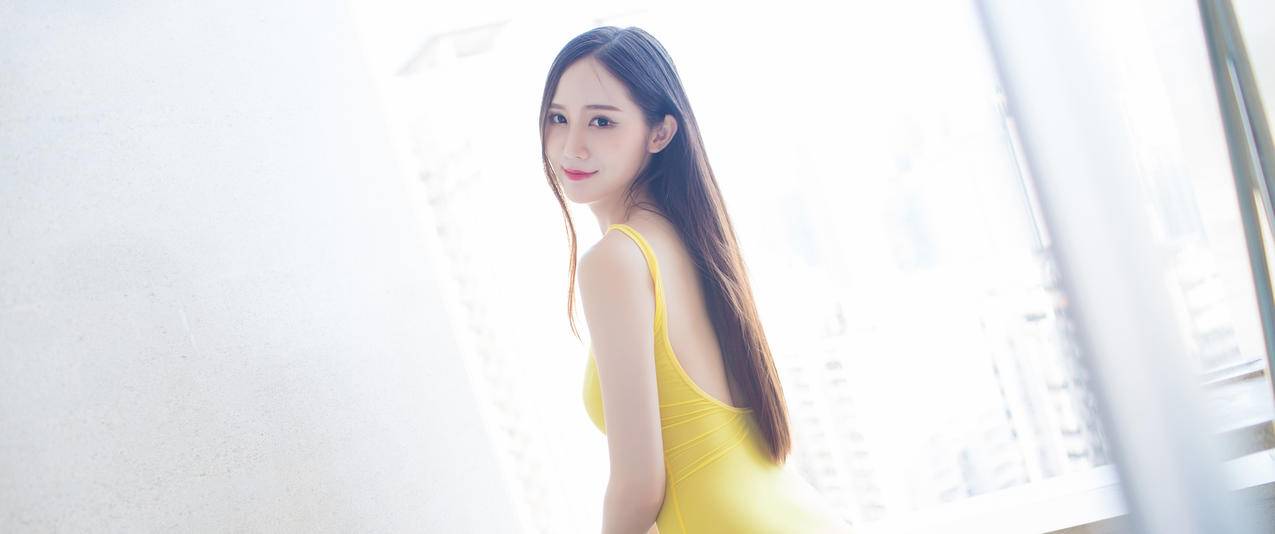 SISY美女写真带鱼屏高清壁纸