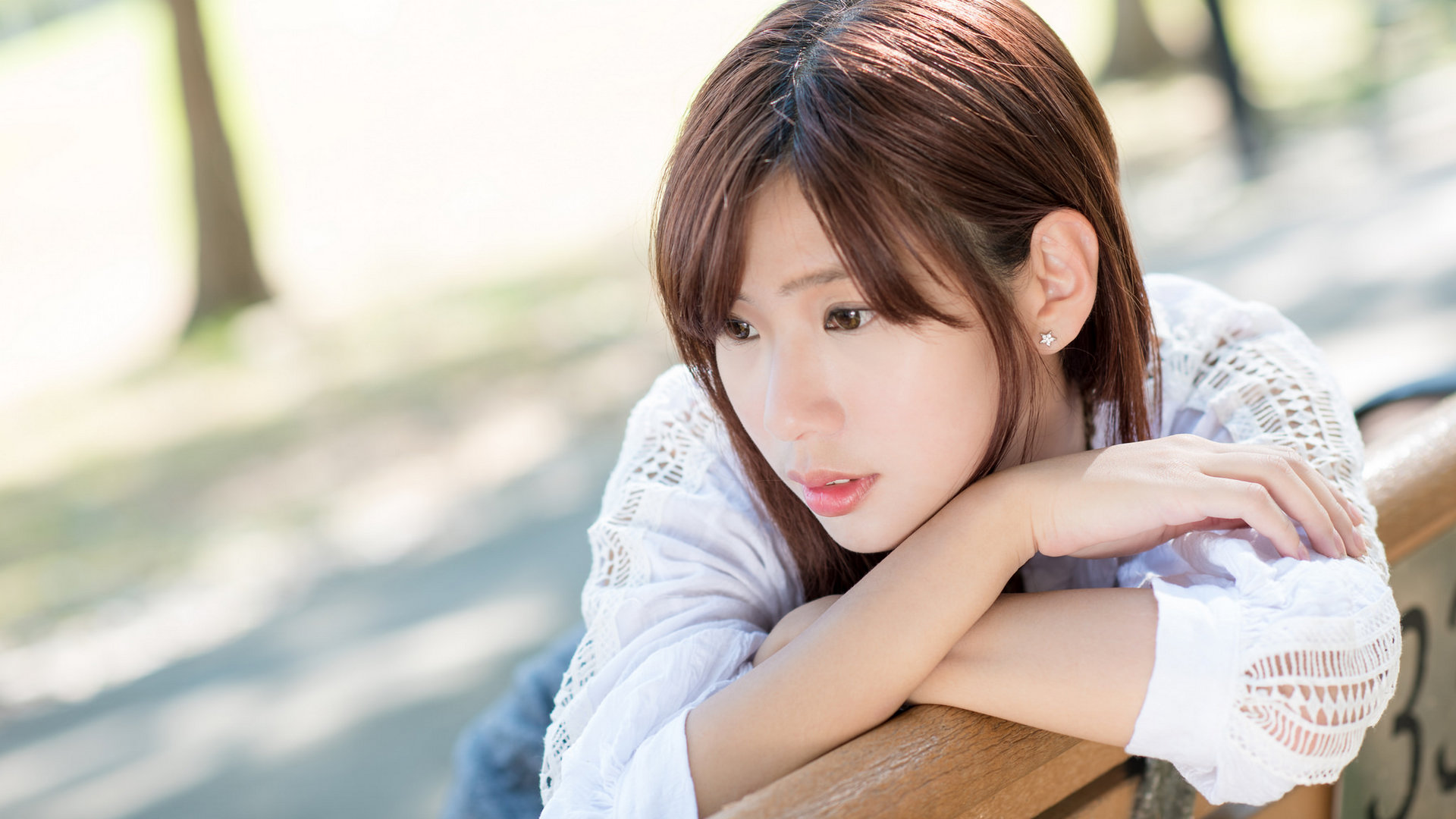 清纯可爱邻家美女桌面高清壁纸