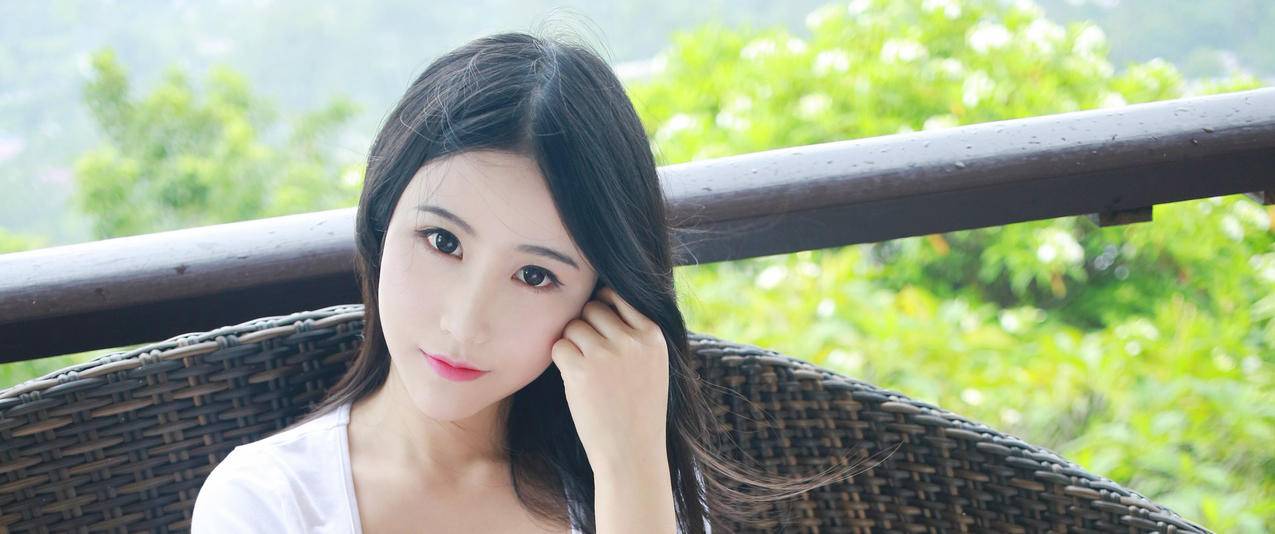 女神谢芷馨带鱼屏高清壁纸