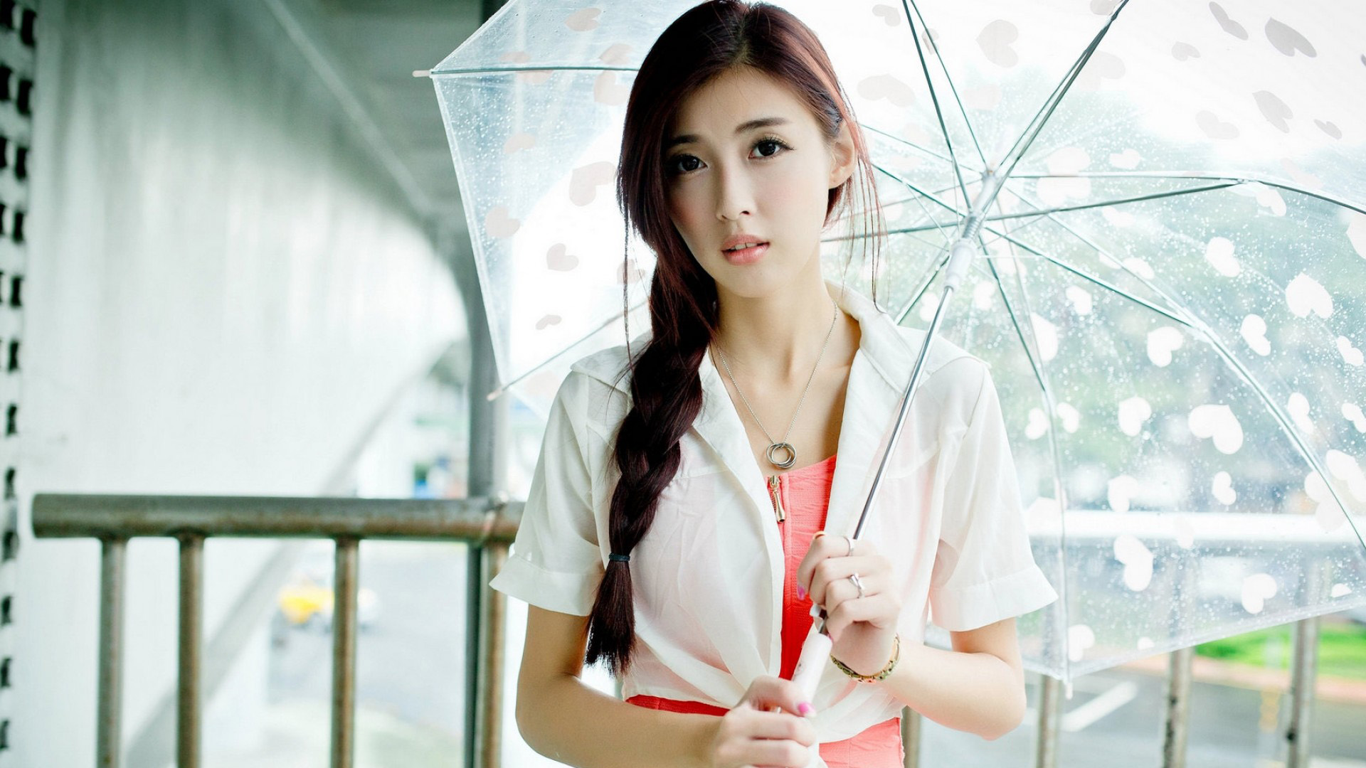 Kila晶晶廖挺伶,白色透明雨伞,精选美女写真高清壁纸