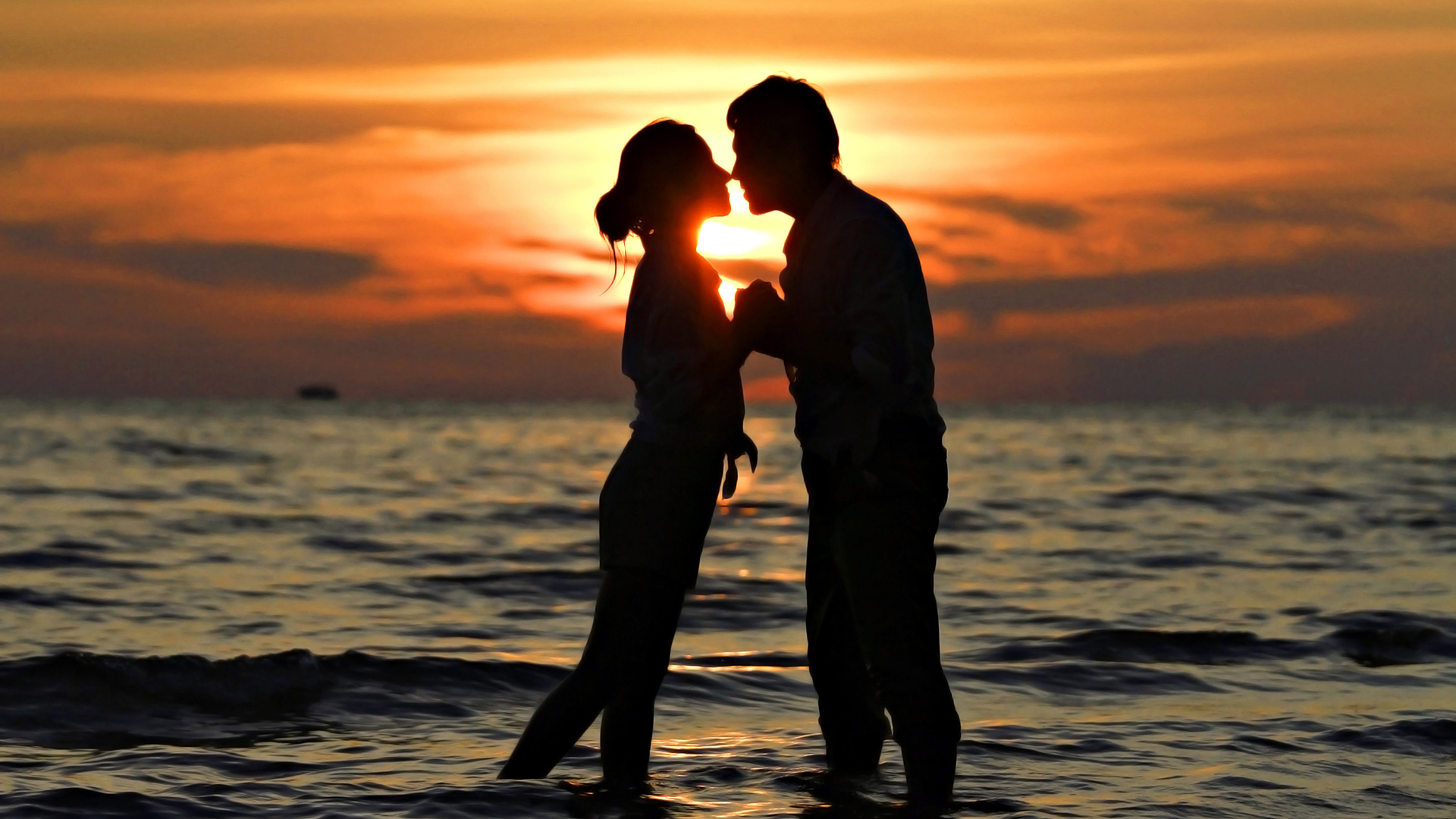 海边，日落，爱情，浪漫，夫妇，接吻，幸福恋人，桌面高清壁纸