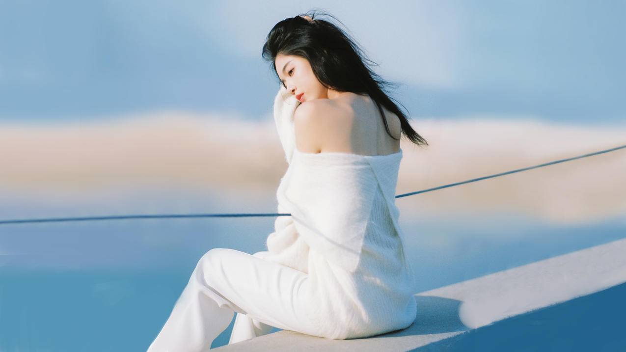 蓝天 白衣 唯美 4K美女高清壁纸