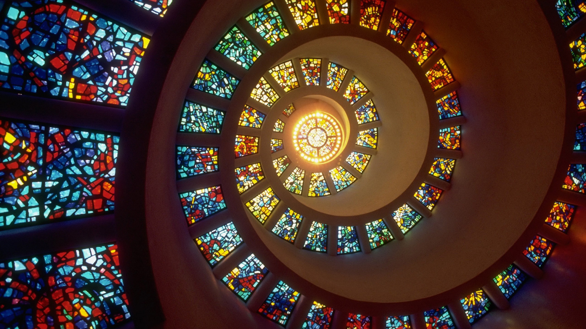 教堂的彩色玻璃窗壁画 桌面高清壁纸