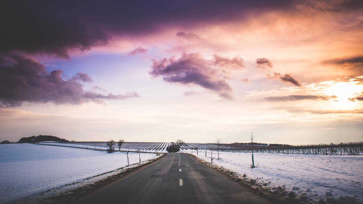 风景道路雪地4k高清壁纸