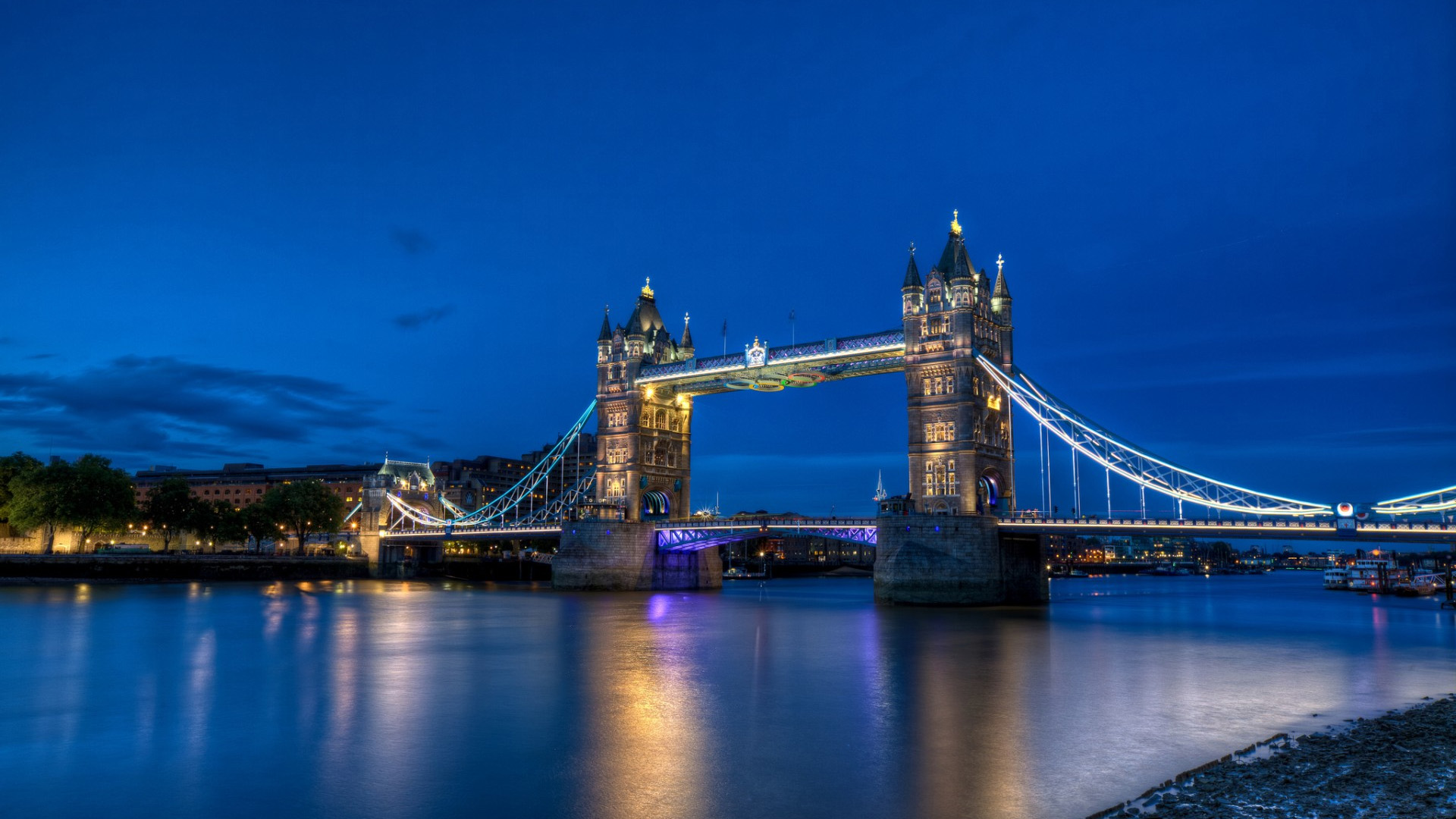 英国泰晤士河风景桌面高清壁纸