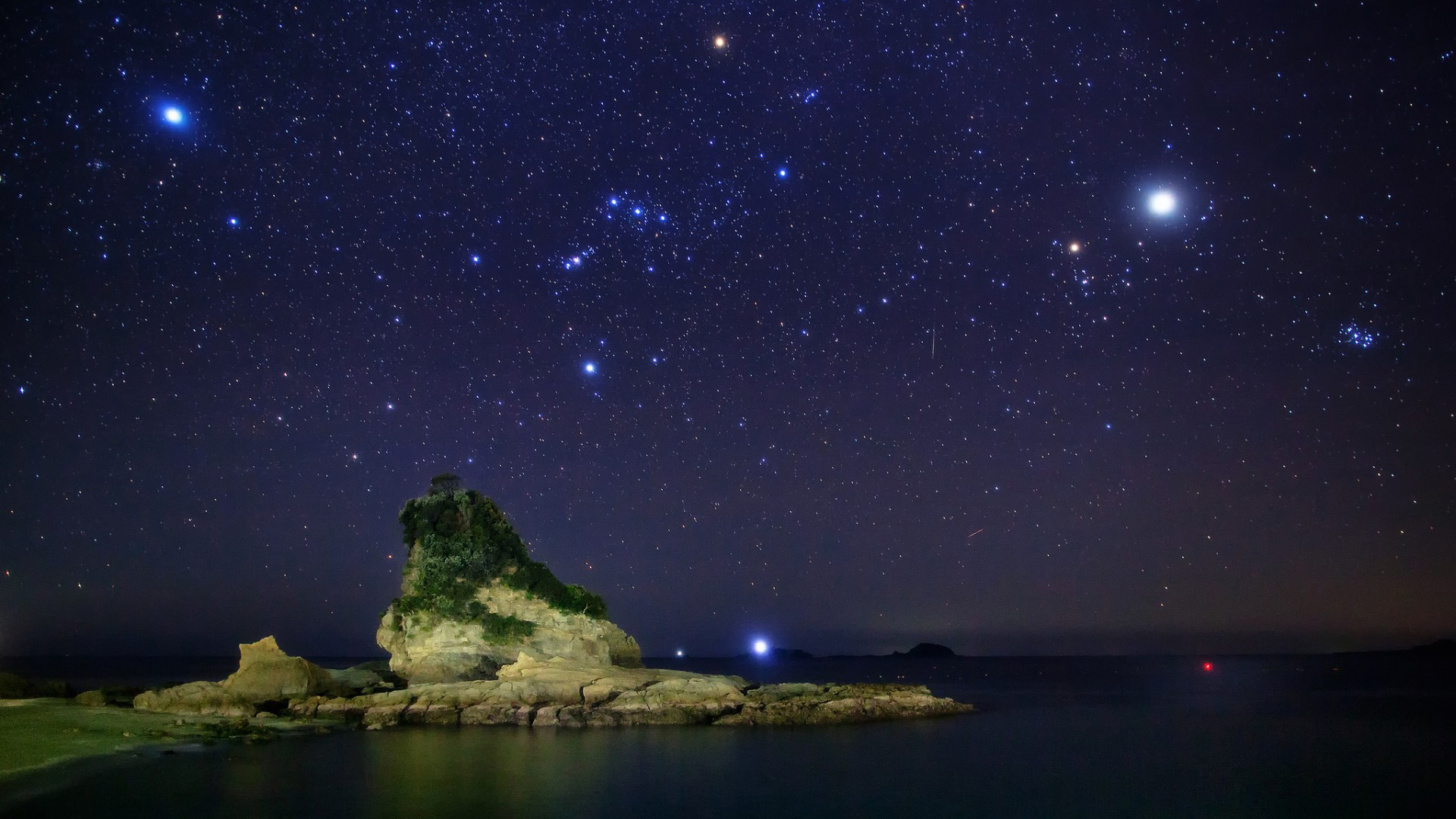 晚上,星空,美丽的海上夜景高清壁纸