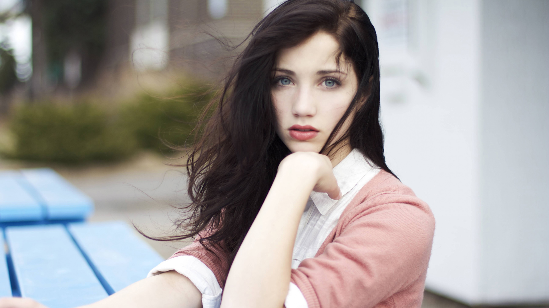 Emily Rudd美女桌面高清壁纸