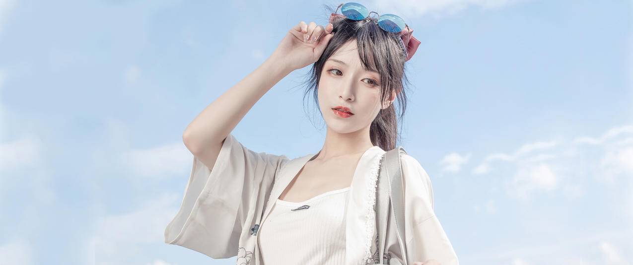 天空 养眼好看身材美女墨镜 阳光3440x1440带鱼屏高清壁纸