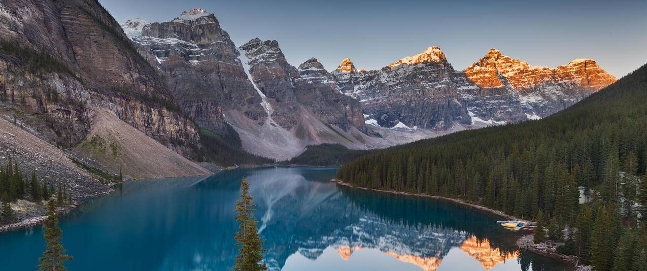 山上的湖风景带鱼屏高清壁纸