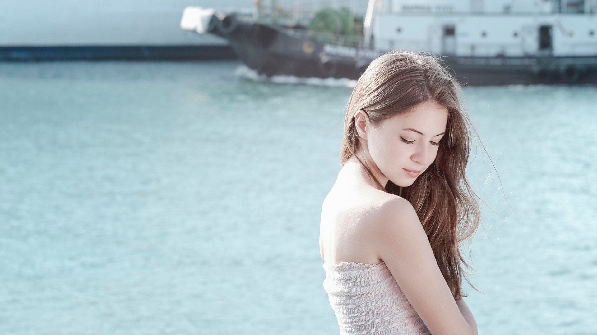 邻家女孩,天使,头发,阳光,美背美女桌面高清壁纸