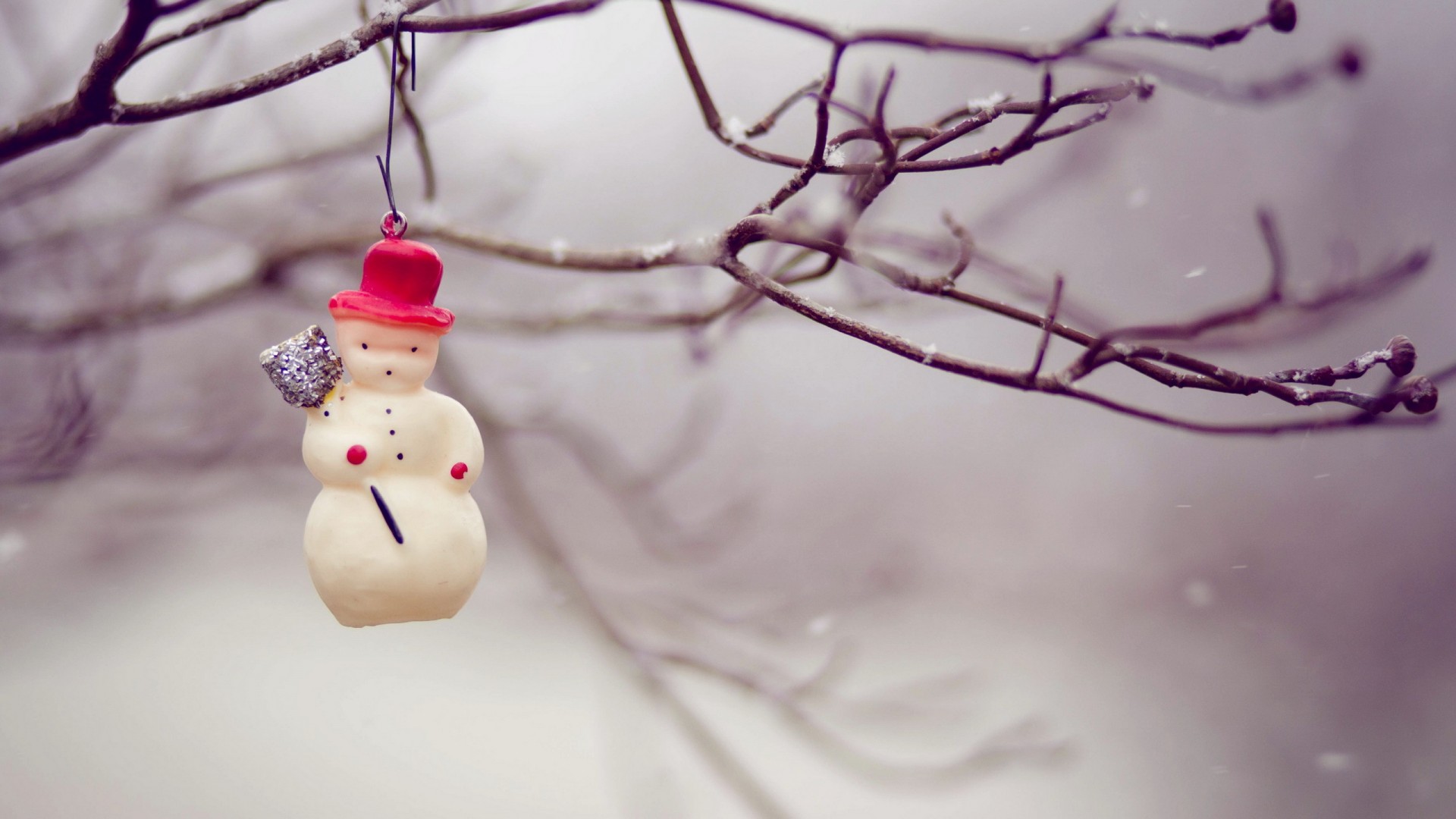 冬天风景,树枝,可爱小雪人桌面高清壁纸