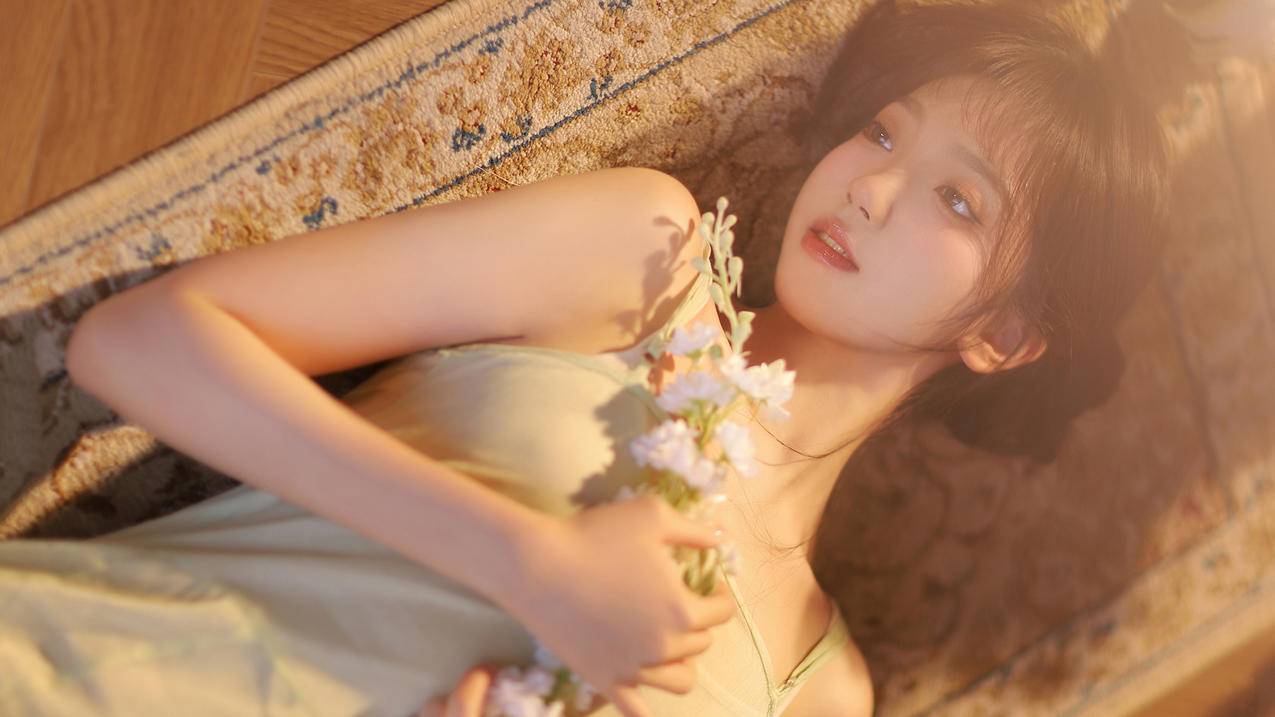 精选美女 鲜花 女孩 木屋 地毯 4k高清壁纸 3840*2160