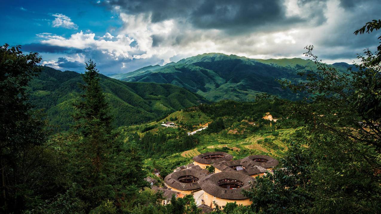 古堡 山峦 风景 4k电脑高清壁纸