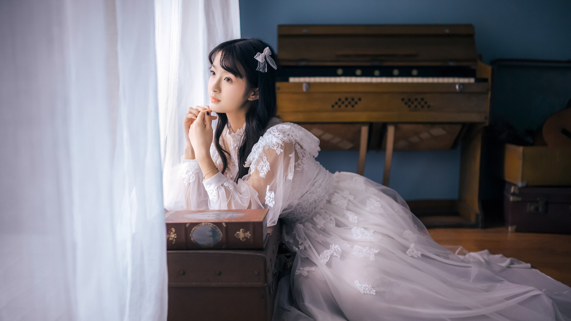 时光静好清纯美女桌面高清壁纸