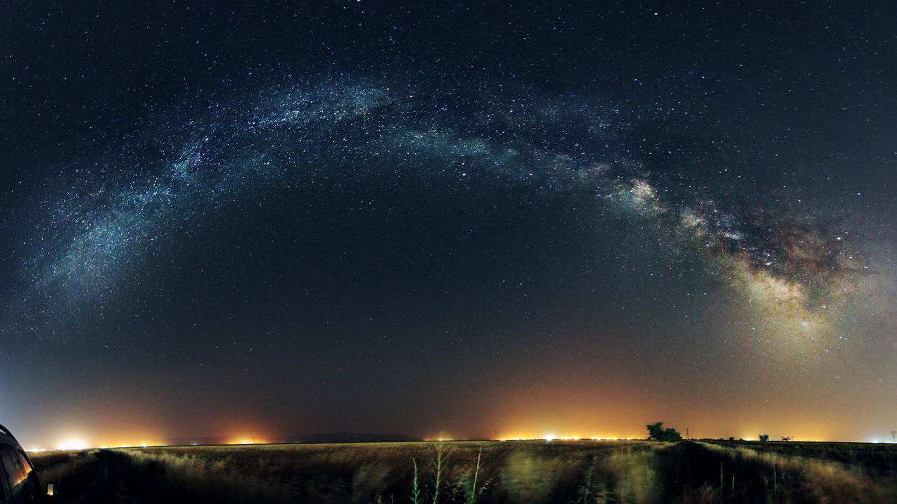 夜晚星星弧星空4k高清壁纸