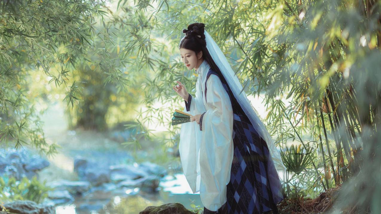 道服 道姑 竹子 折扇 美女 4k电脑高清壁纸