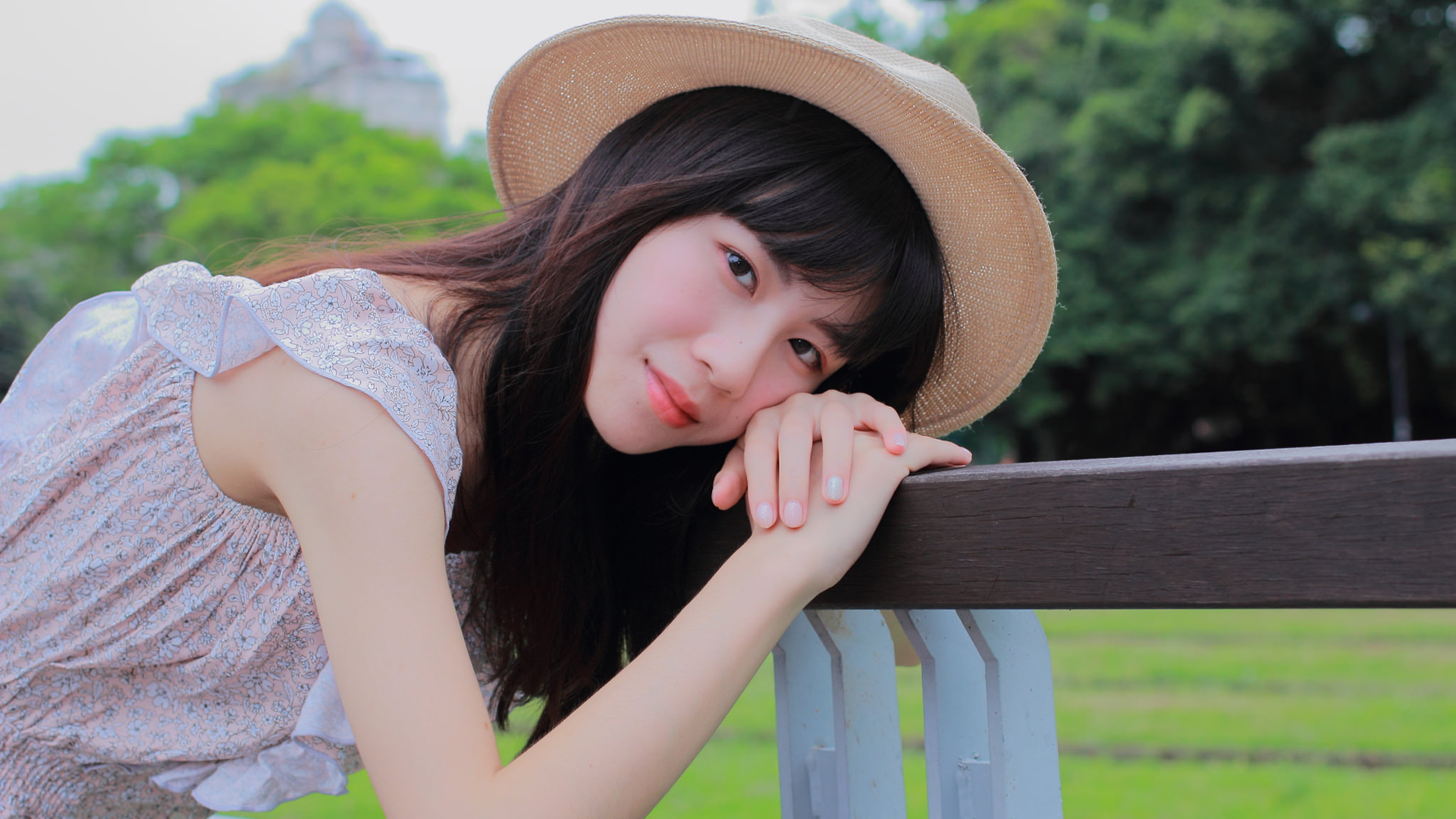 清纯美丽邻家女孩梁家瑜电脑桌面高清壁纸