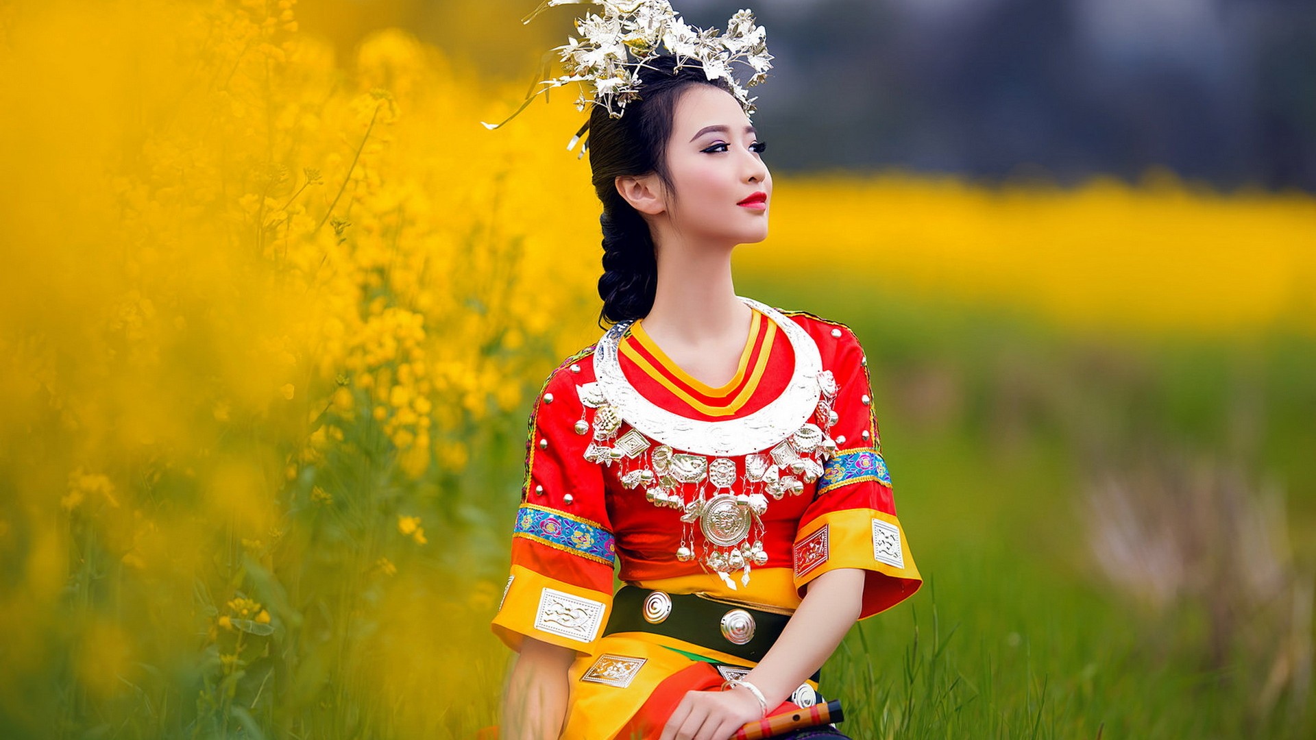 少数民族美女,服饰衣服,中国风桌面高清壁纸