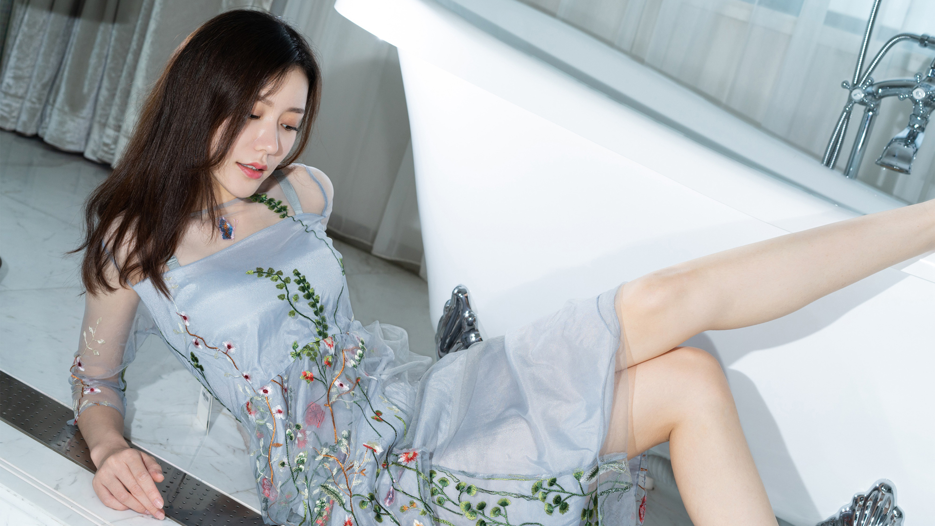 克拉女神江琴美女高清壁纸