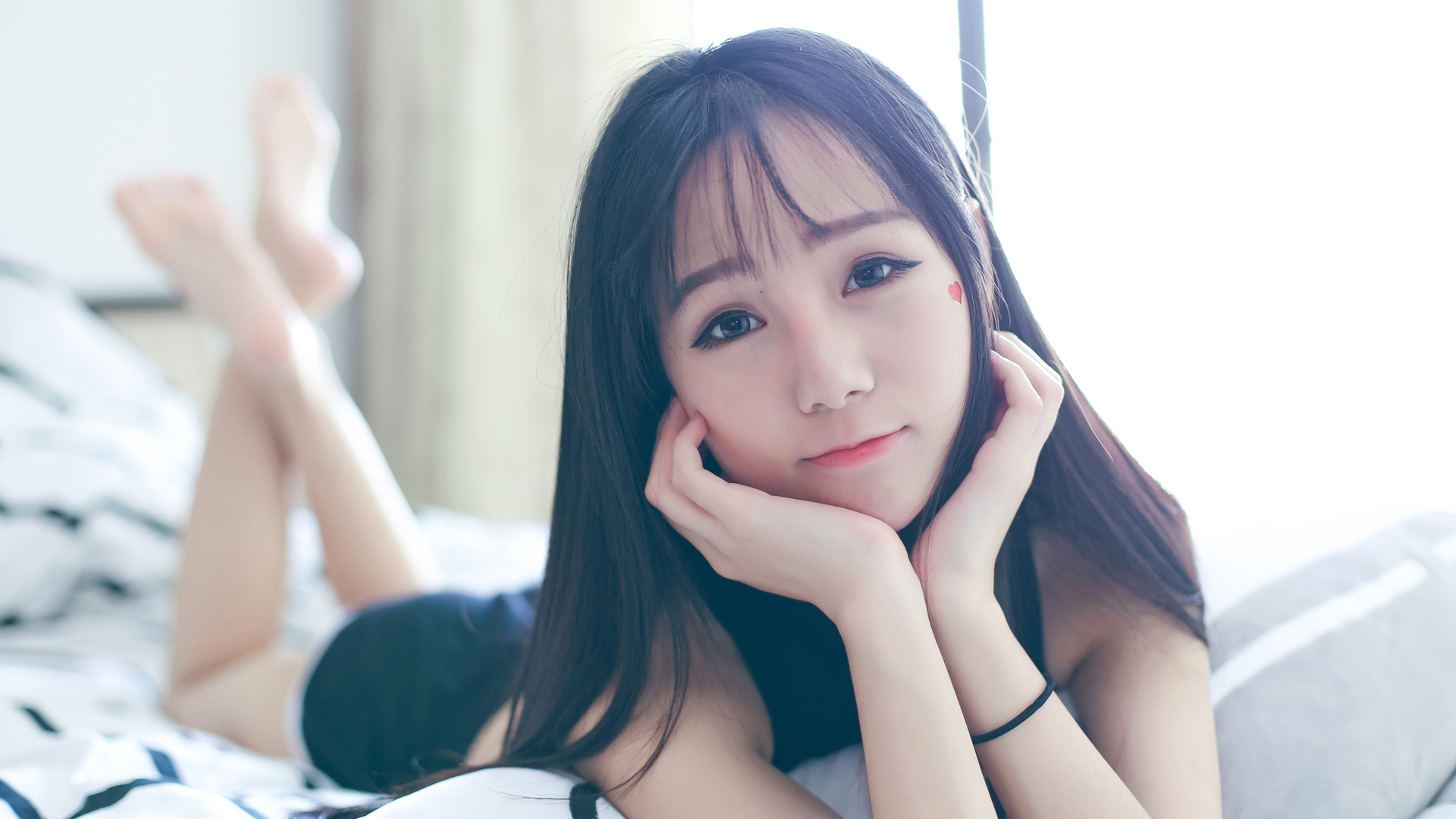 可爱美女写真2K桌面高清壁纸