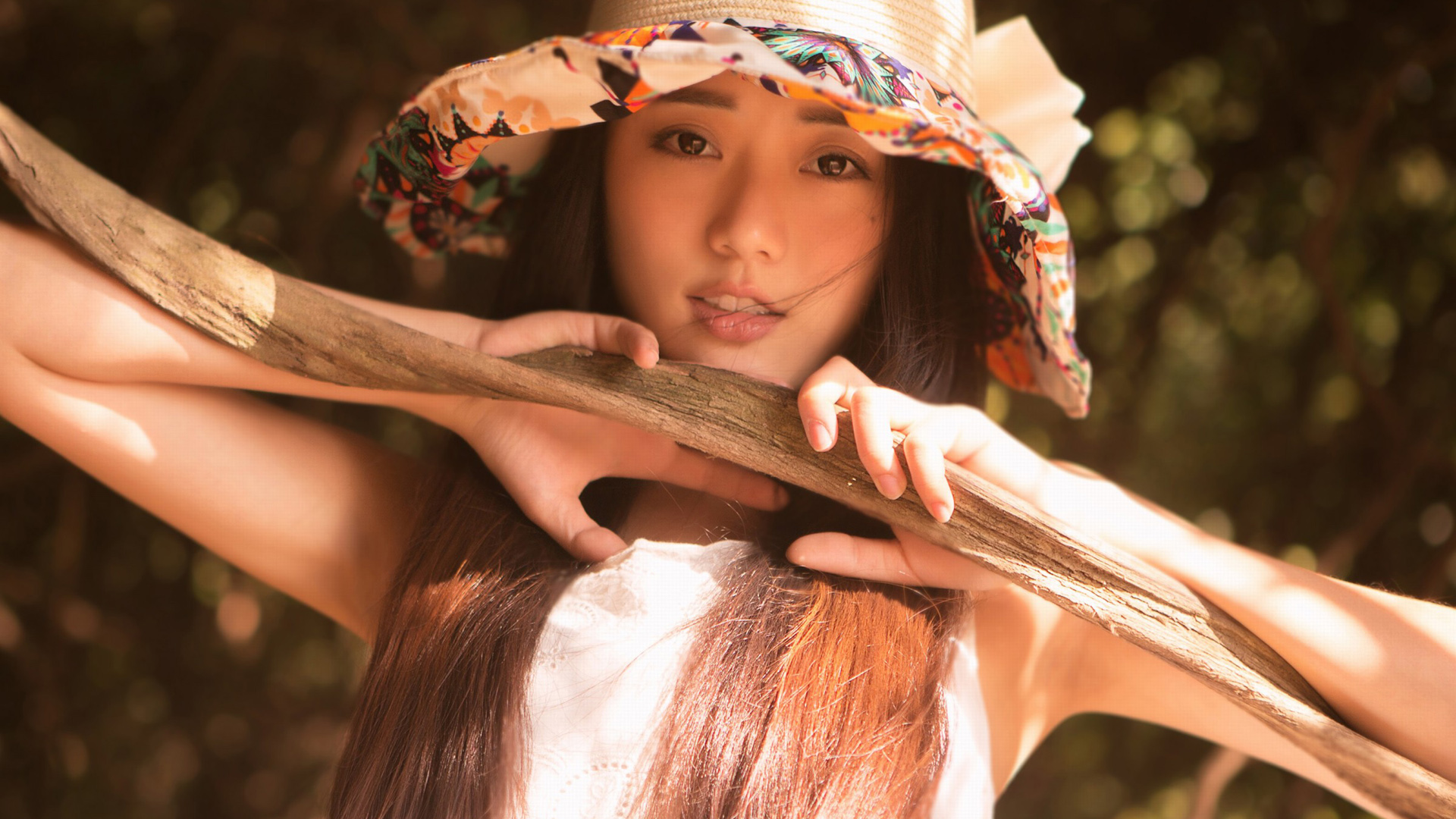 纯真女孩，戴帽子的美女，长发美女，清纯，名模，大小姐，桌面高清壁纸