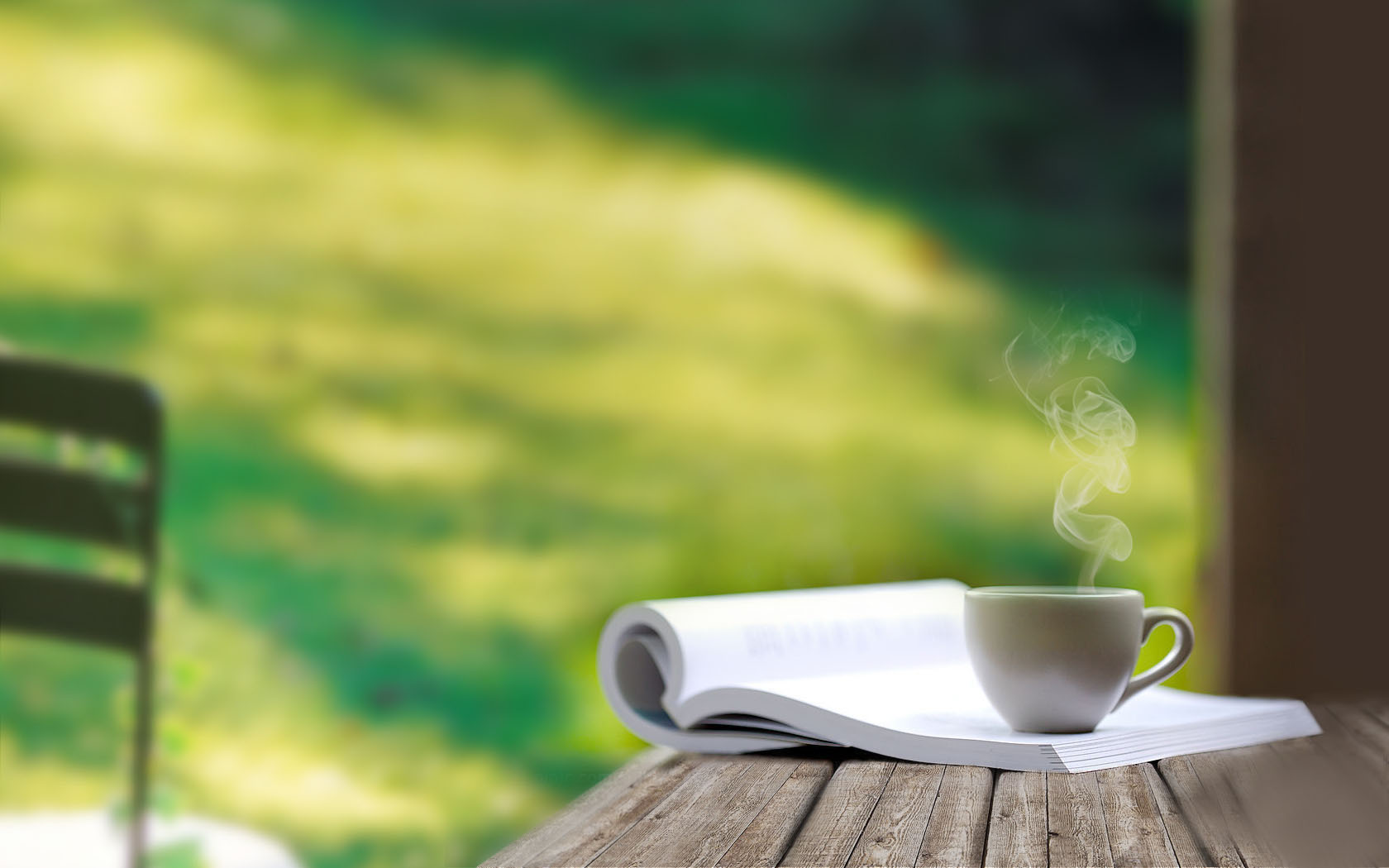 一杯茶，一本书桌面高清壁纸