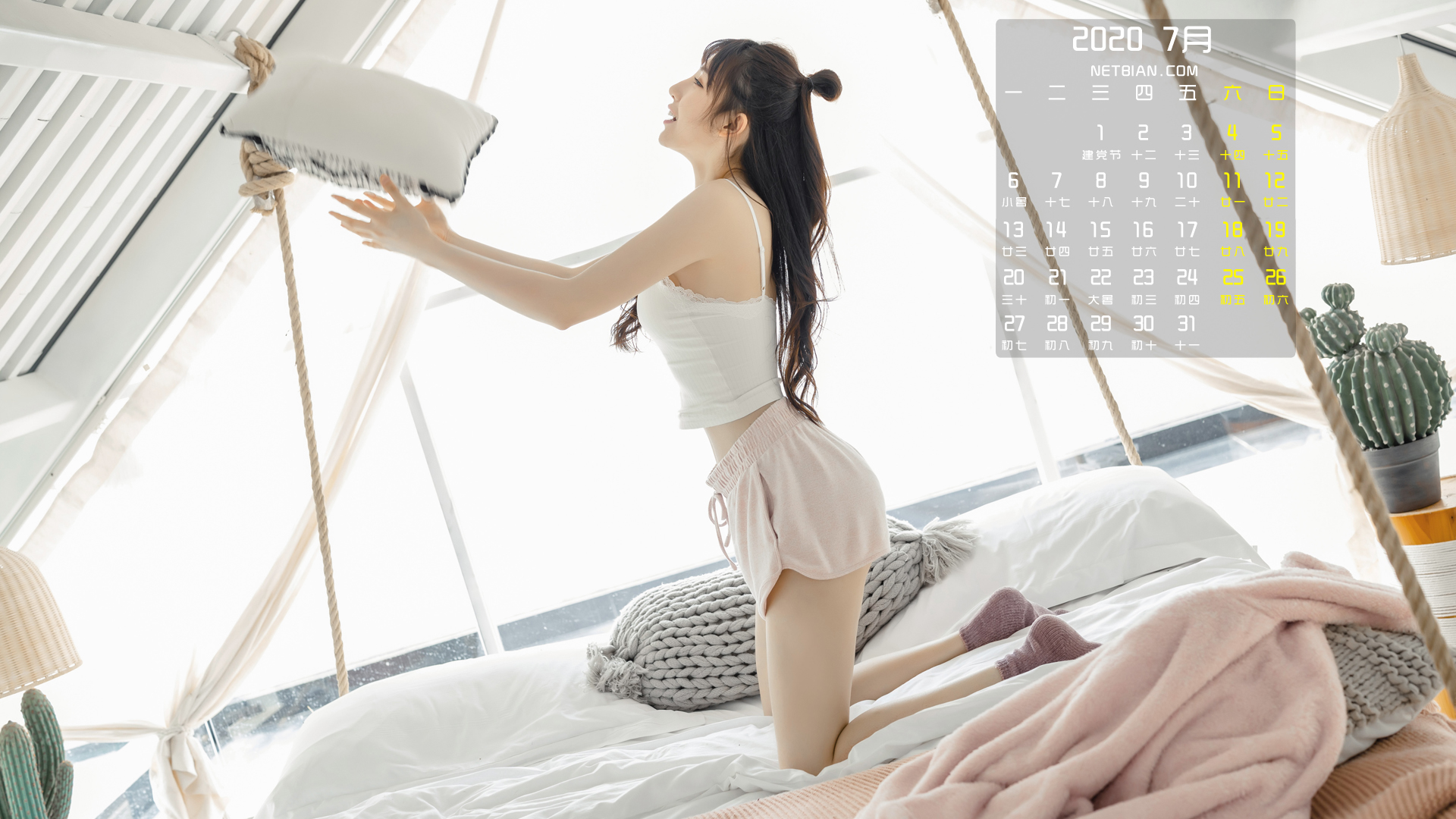 2020年7月美女日历精选电脑桌面高清壁纸