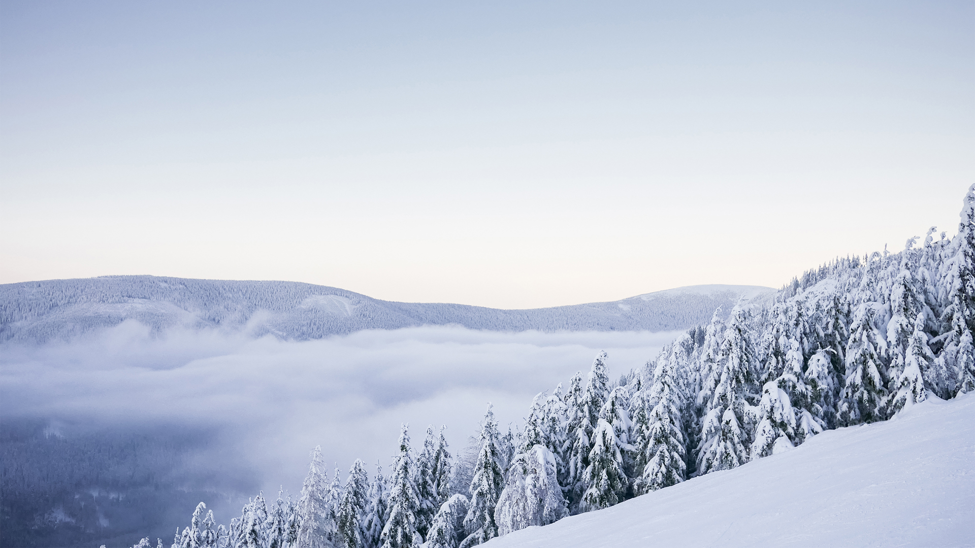 冬季雪天山脉风景高清壁纸